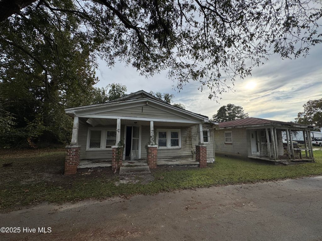 Photo of 108 Bell Street, Pollocksville, NC 28573 (MLS # 100561872)