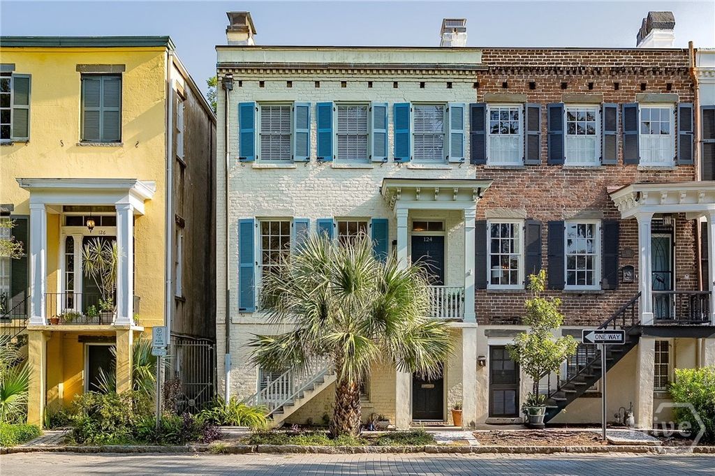 Photo of 124 W Taylor Street, Savannah, GA 31401 (MLS # SA348675)