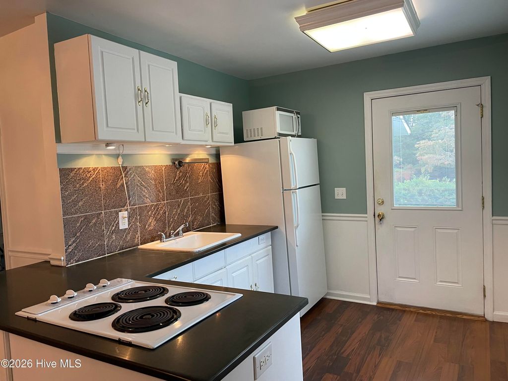 Photo of 2203 Yaupon Drive #B, Wilmington, NC 28401 (MLS # 100554178)