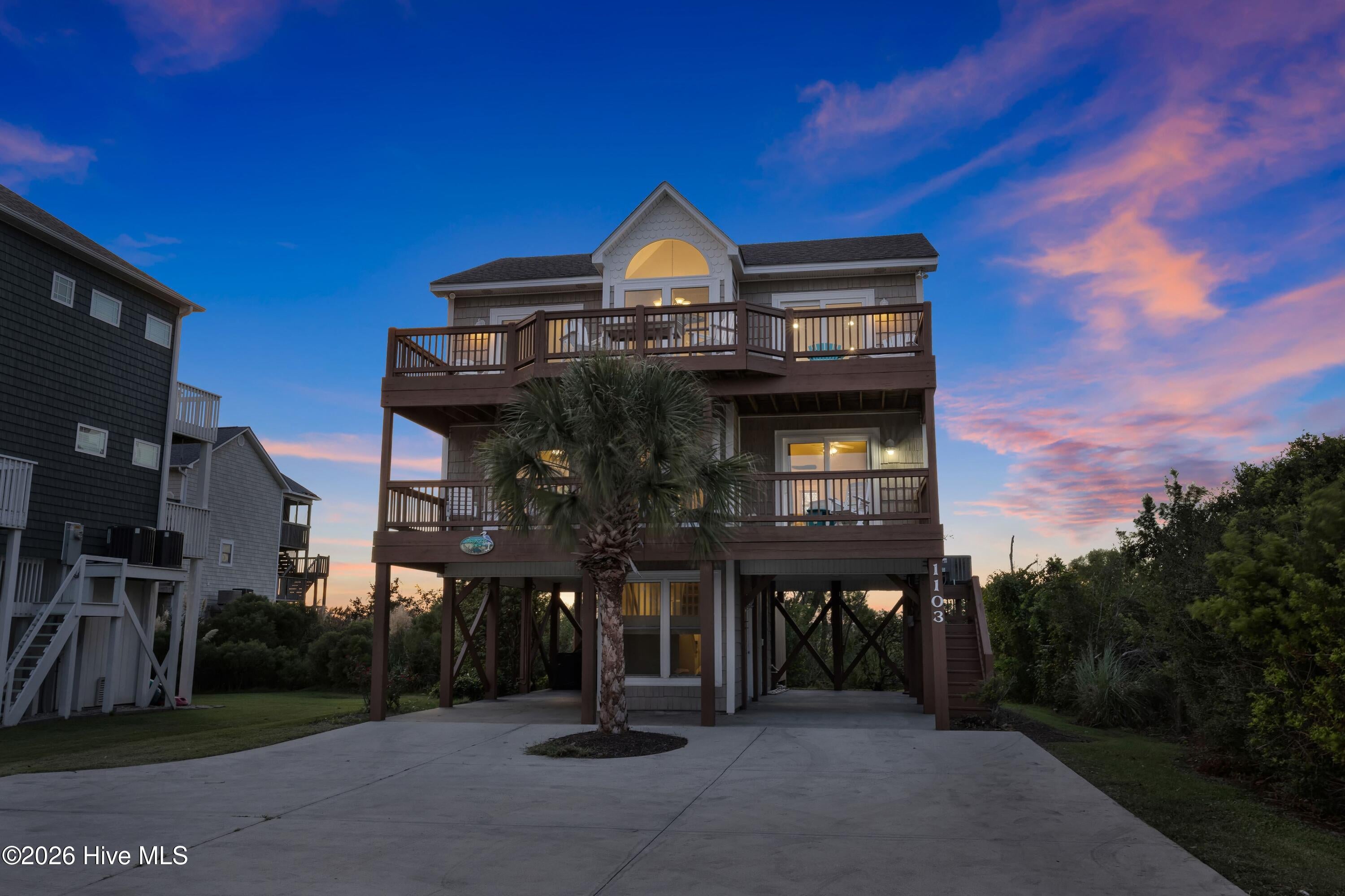 1103 N New River Drive