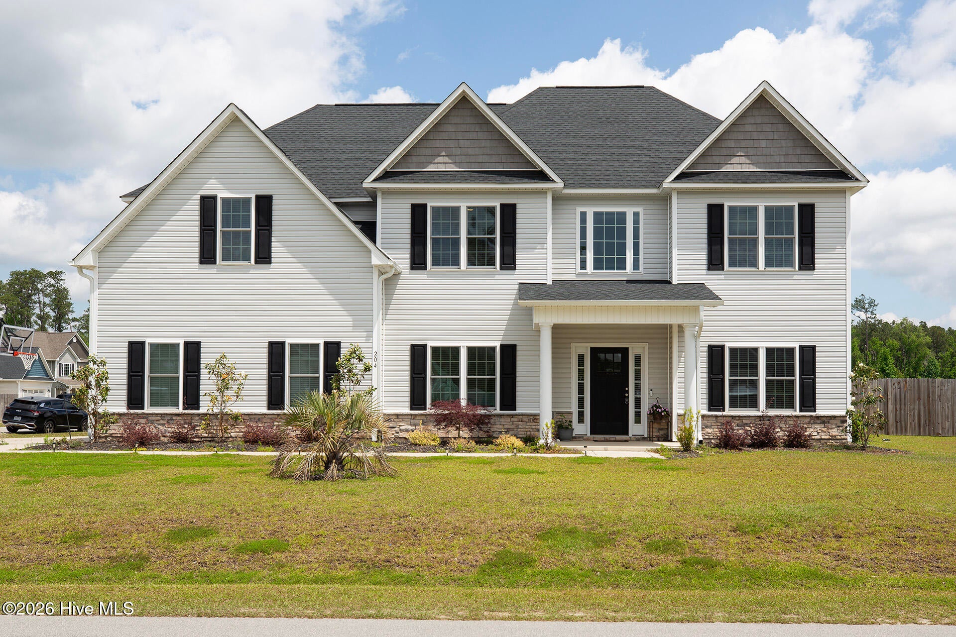 204 W Broughton Lane