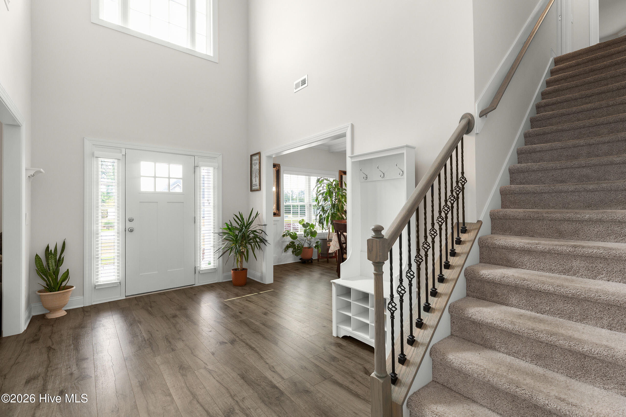 204 W Broughton Lane