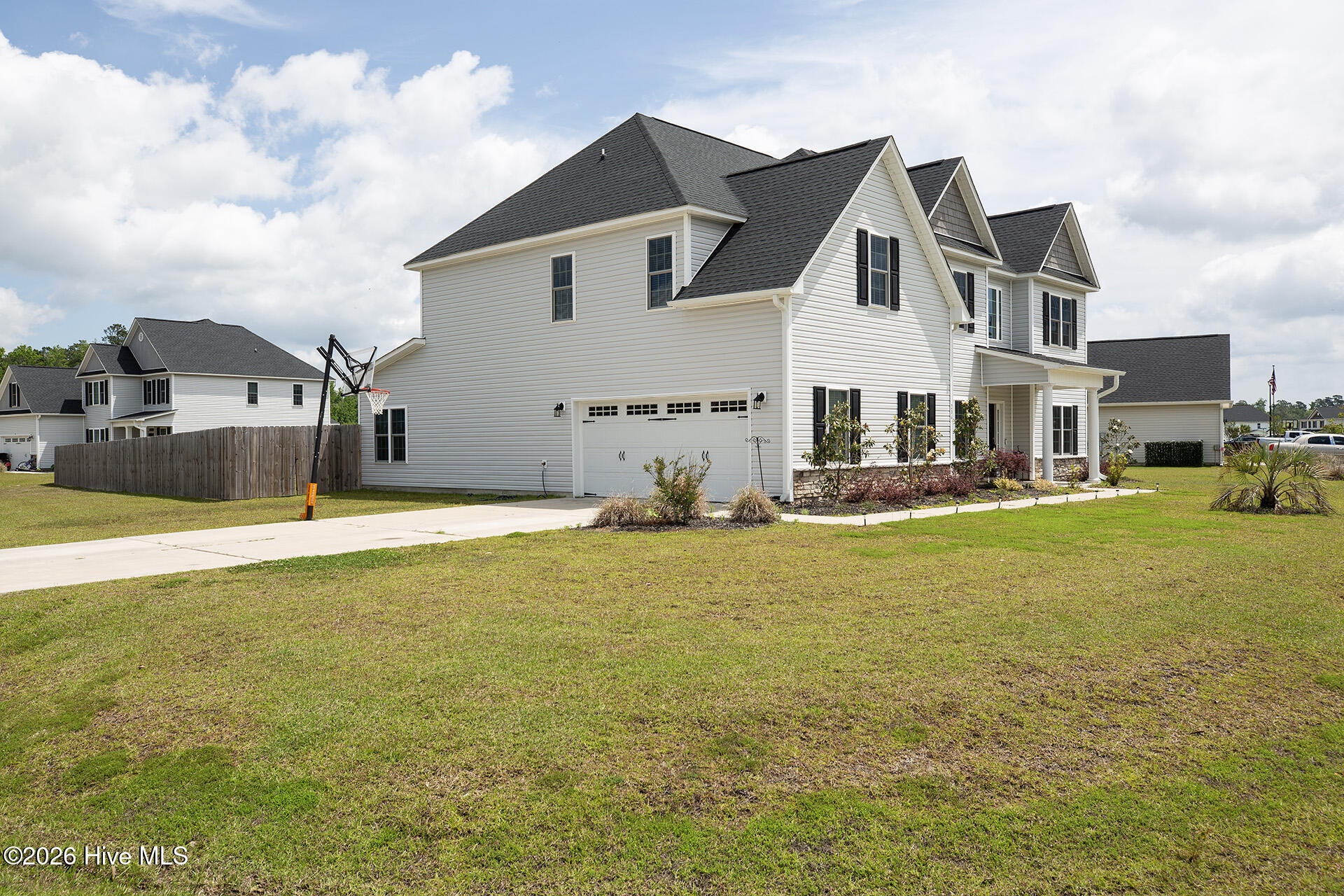 204 W Broughton Lane