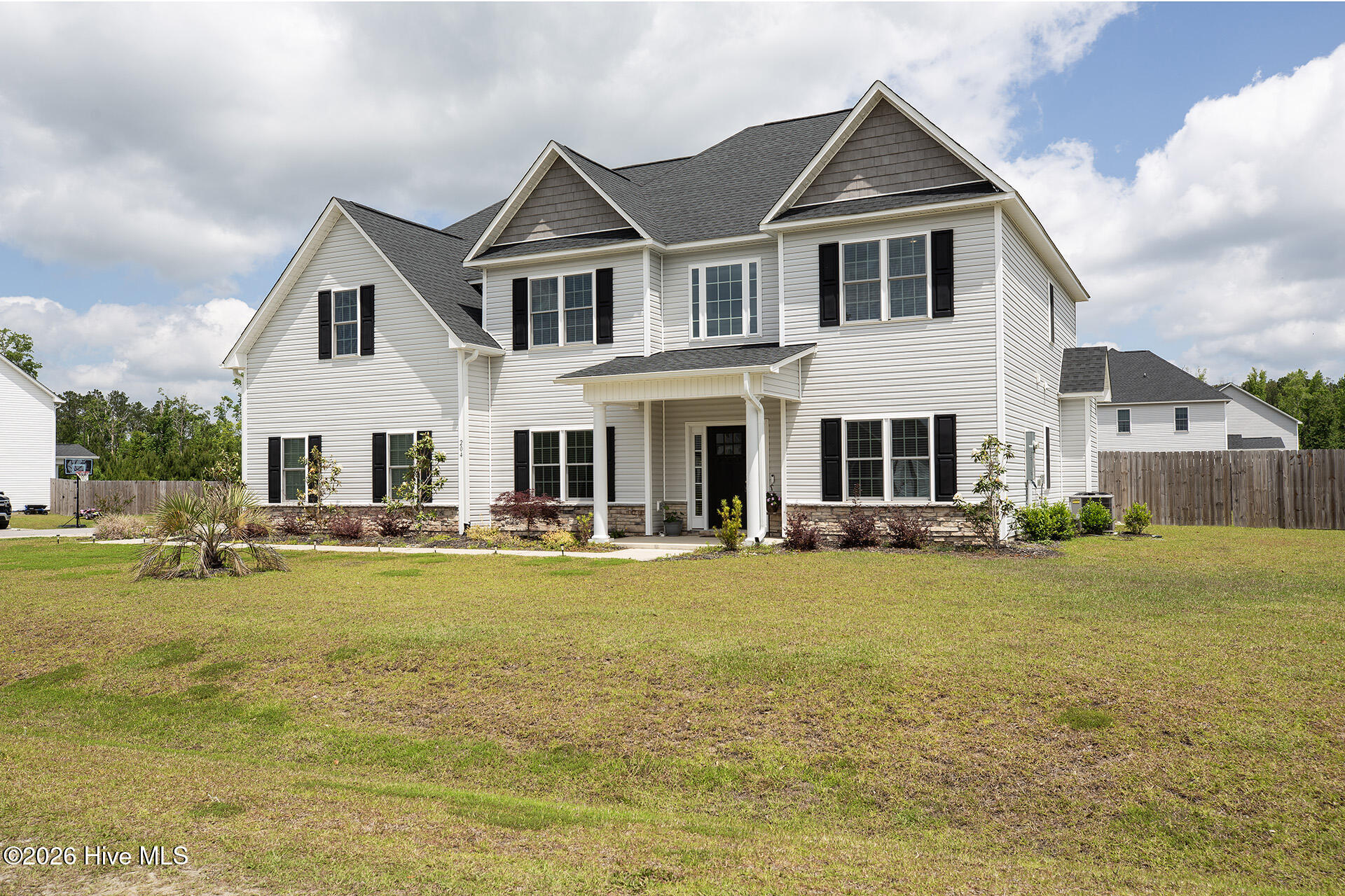 204 W Broughton Lane