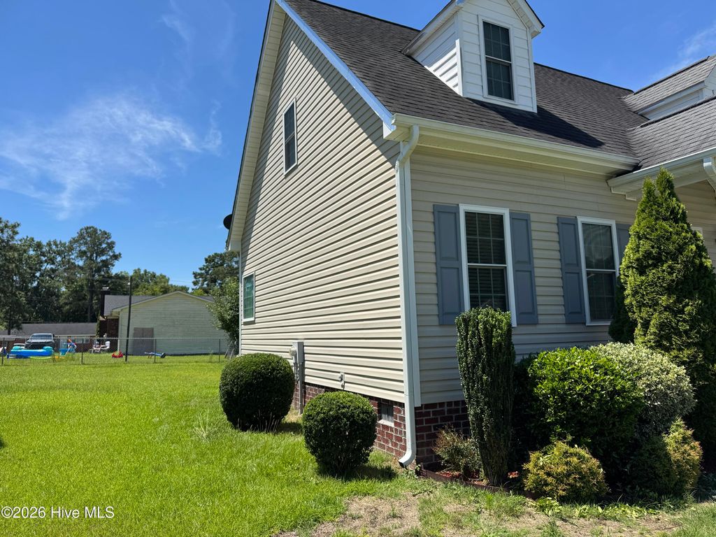 Photo of 609 Haley Drive, Nashville, NC 27856 (MLS # 100584058)
