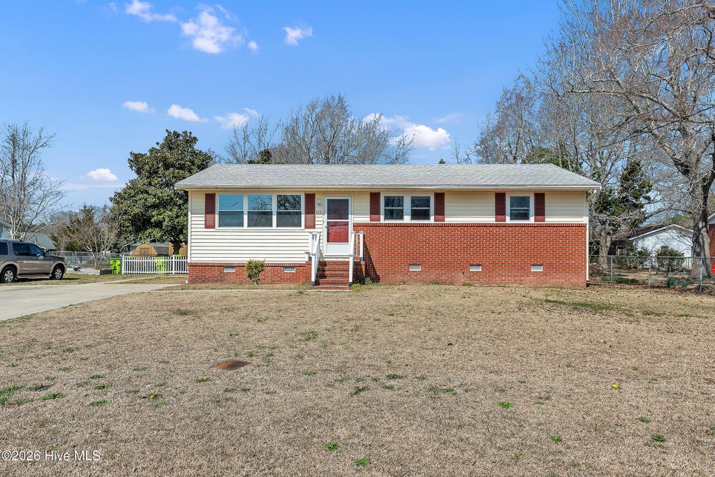 Photo of 306 Glancy Street, Swansboro, NC 28584 (MLS # 100557888)