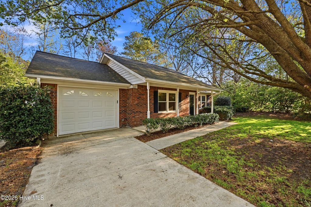 Photo of 3221 Hemlock Road, Castle Hayne, NC 28429 (MLS # 100562440)