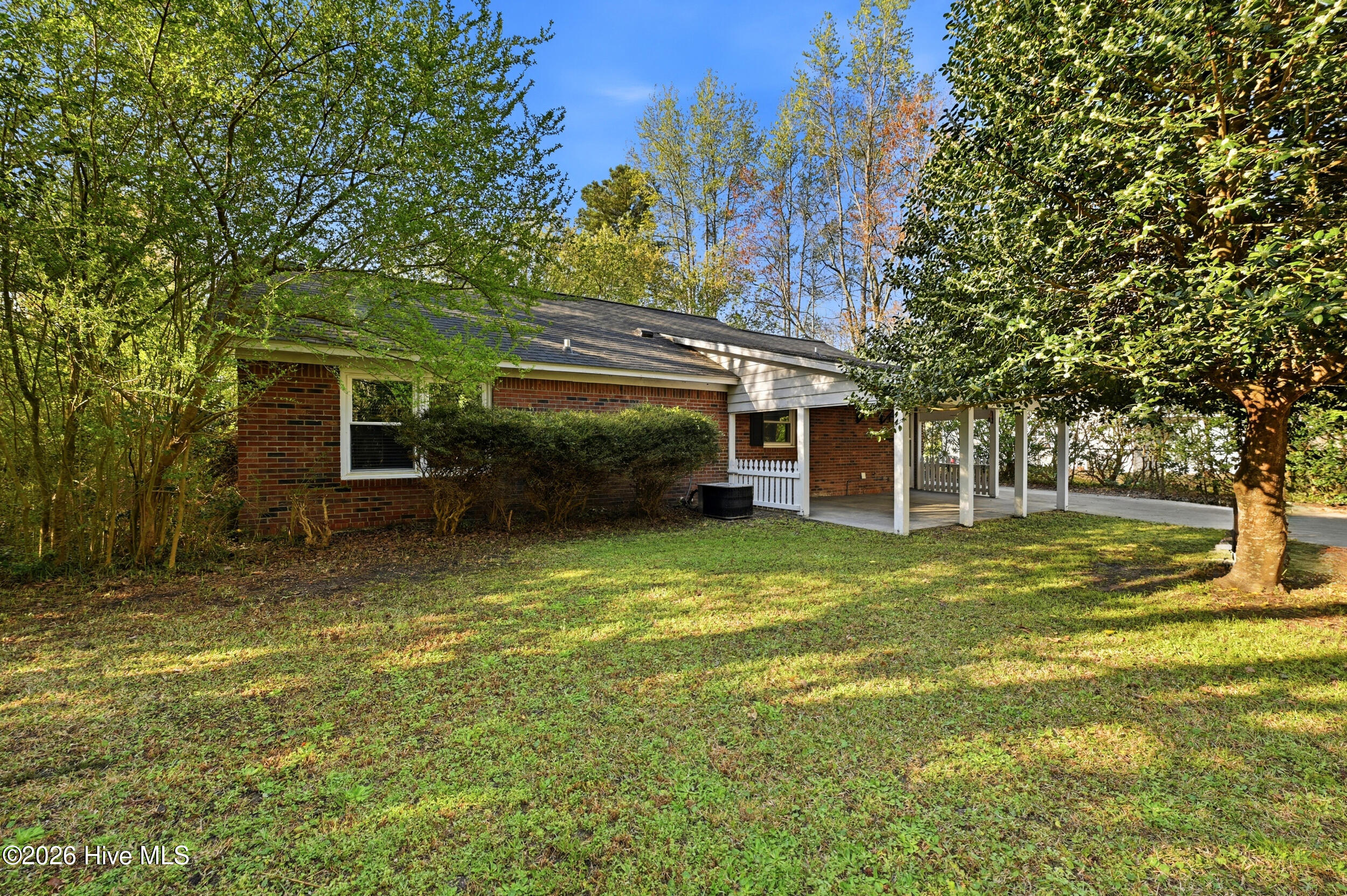 3221 Hemlock Road