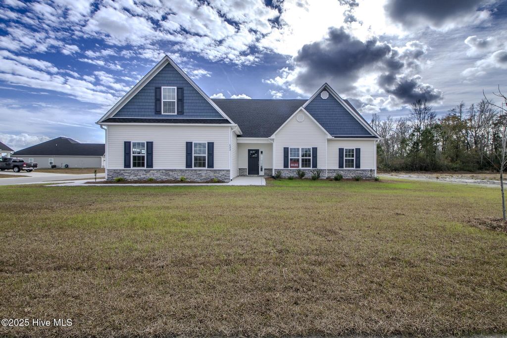 Photo of 622 Indigo Johnston Drive, Jacksonville, NC 28546 (MLS # 100518948)
