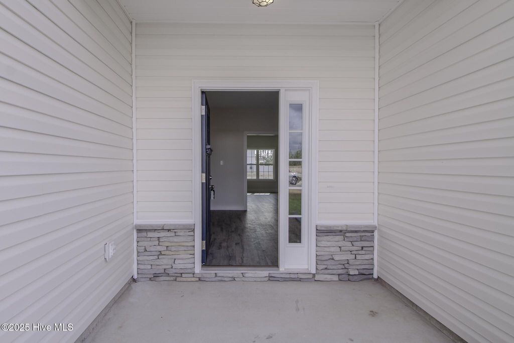 Photo of 622 Indigo Johnston Drive, Jacksonville, NC 28546 (MLS # 100518948)