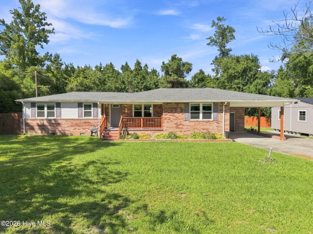 Photo of 189 Country Club Road, Sneads Ferry, NC 28460 (MLS # 100602369)
