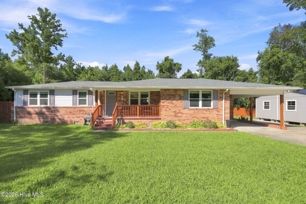 Photo of 189 Country Club Road, Sneads Ferry, NC 28460 (MLS # 100602369)