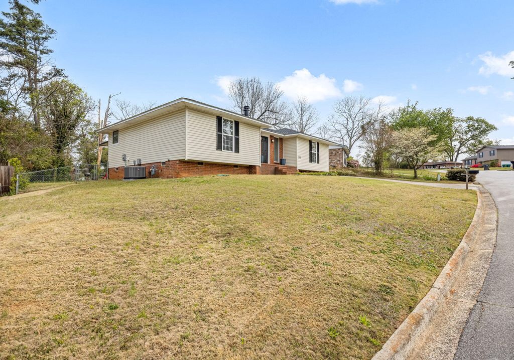 Photo of 252 W Wynngate Drive, Martinez, GA 30907 (MLS # 553785)