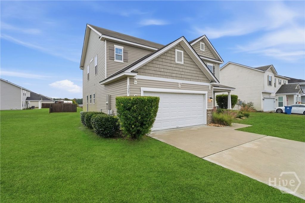 Photo of 1067 Autumns Wood Circle E, Brunswick, GA 31524 (MLS # SA345127)