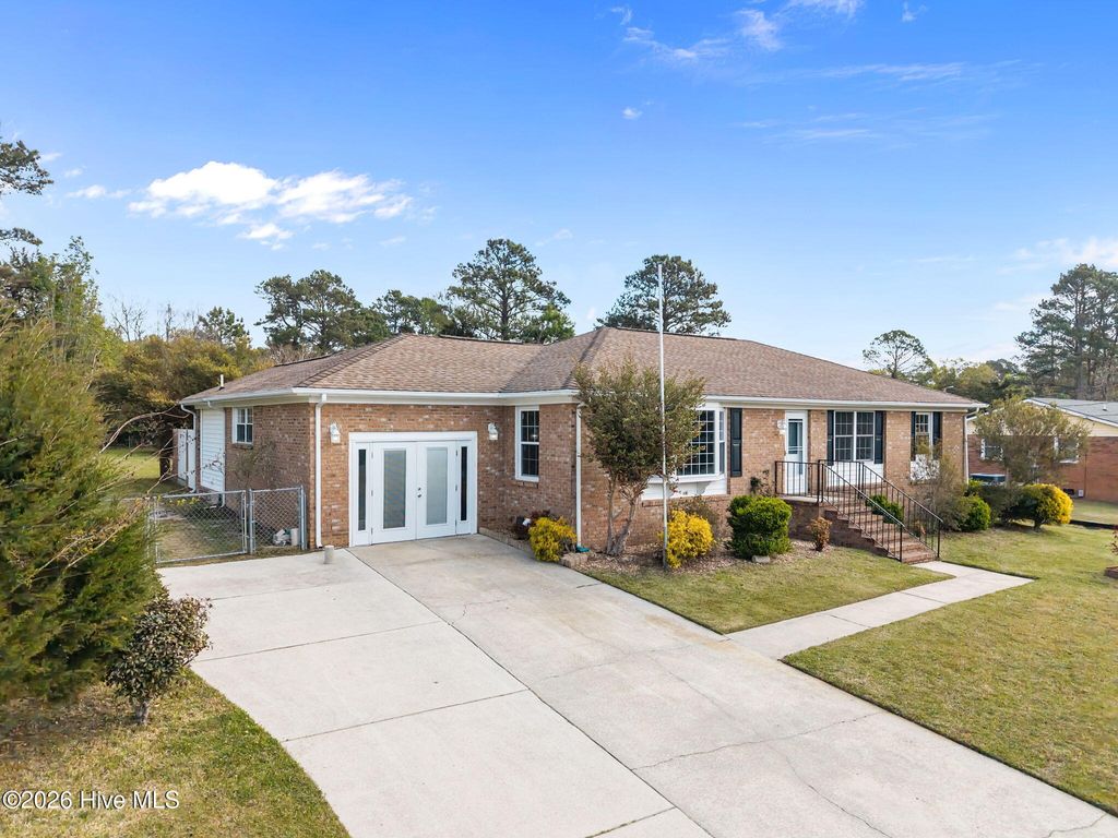 Photo of 404 Maplehurst Drive, Jacksonville, NC 28540 (MLS # 100564387)