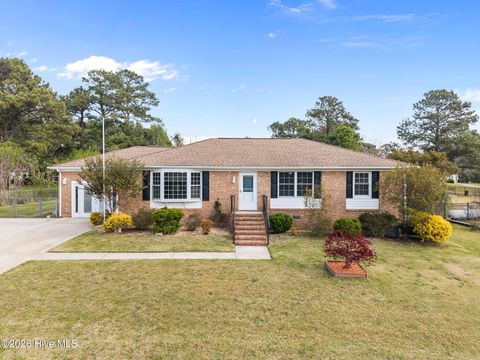 Homes For Sale - 404 Maplehurst Drive<br/> Jacksonville, NC 28540