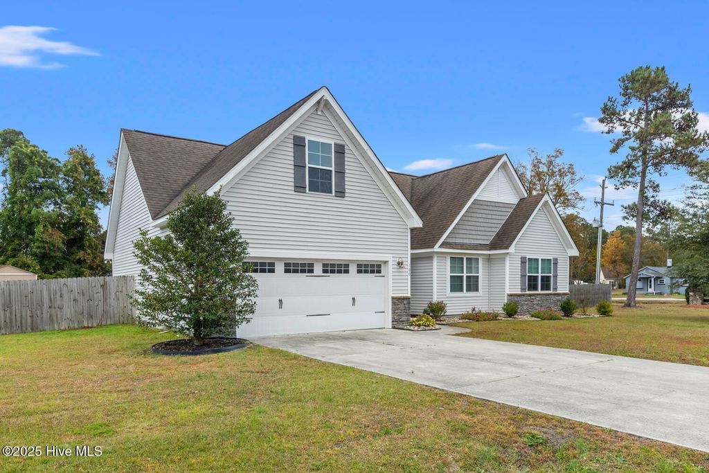 Photo of 100 Kenna Court, Jacksonville, NC 28540 (MLS # 100570762)