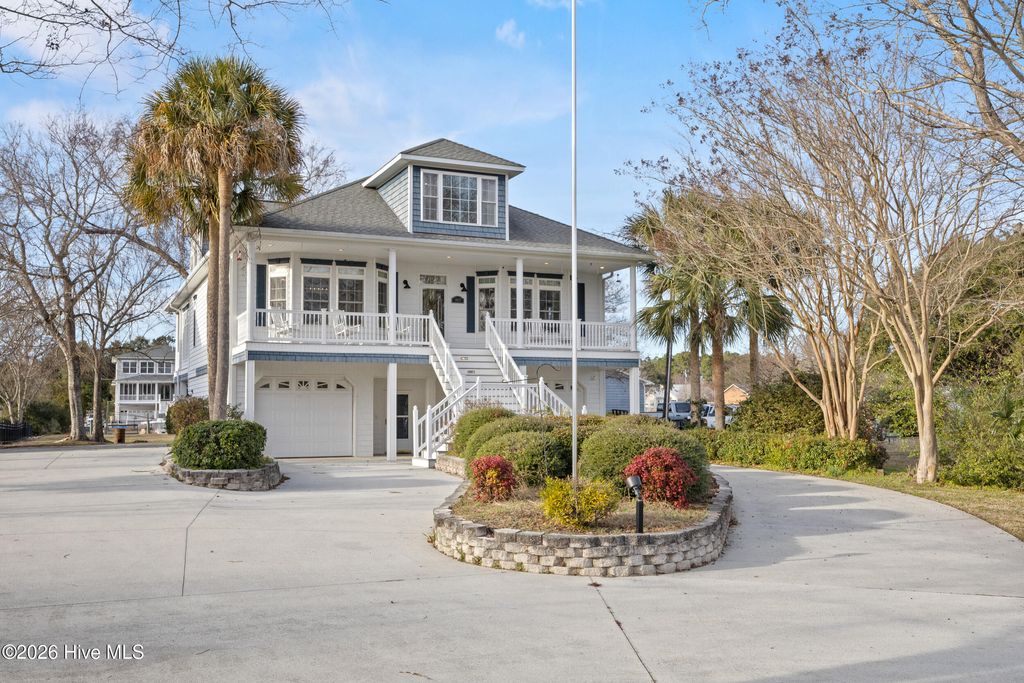 Photo of 1031 Mallard Bay Road, Hampstead, NC 28443 (MLS # 100548931)