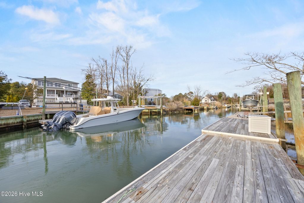 Photo of 1031 Mallard Bay Road, Hampstead, NC 28443 (MLS # 100548931)