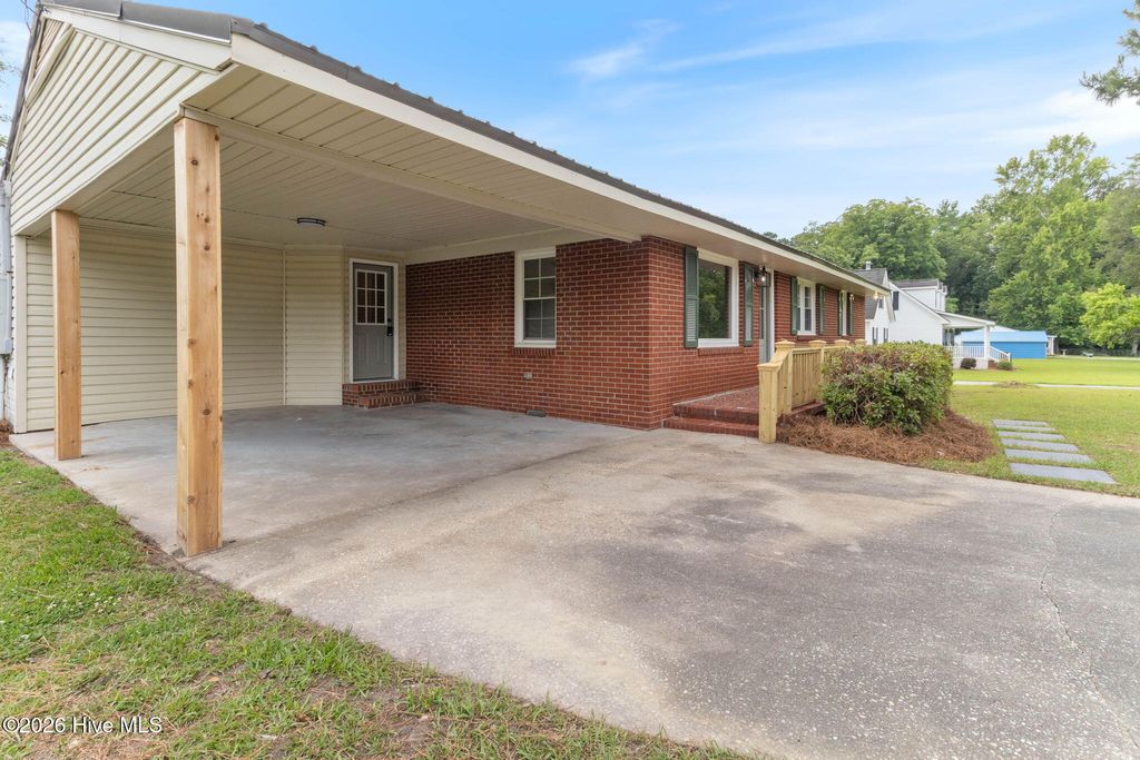 Photo of 207 Sunset Avenue, Whiteville, NC 28472 (MLS # 100581203)