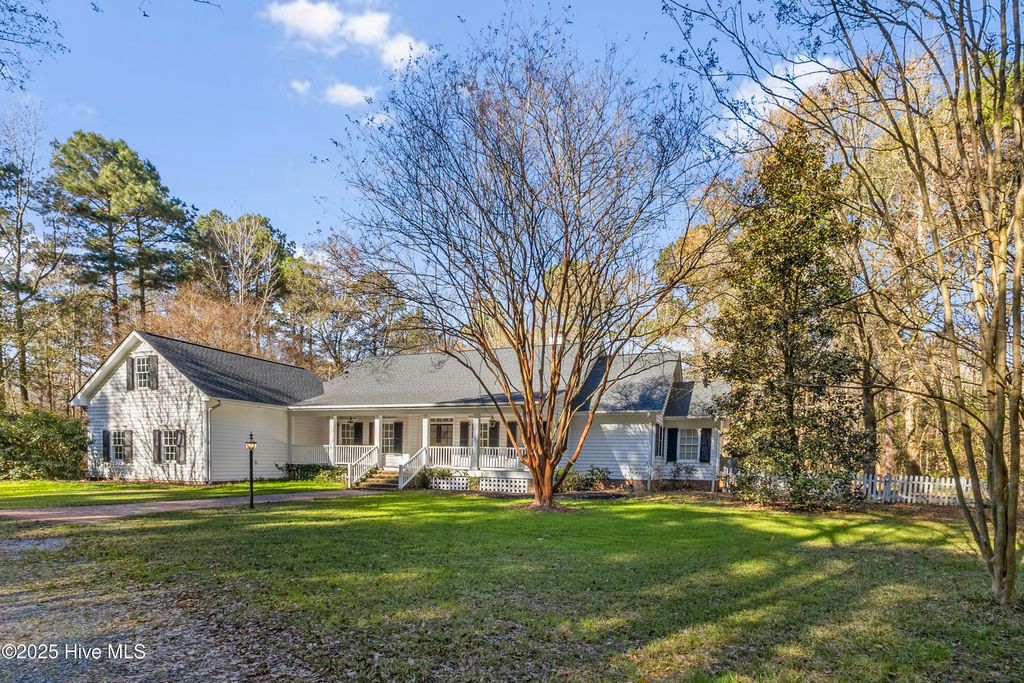 Photo of 4472 Croomsbridge Road, Burgaw, NC 28425 (MLS # 100545679)