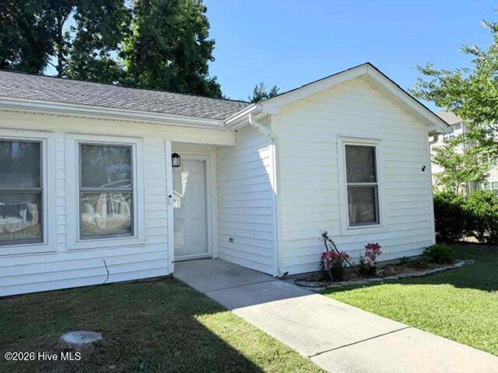 Photo of 3027 Steeple Chase Court, Jacksonville, NC 28546 (MLS # 100575870)