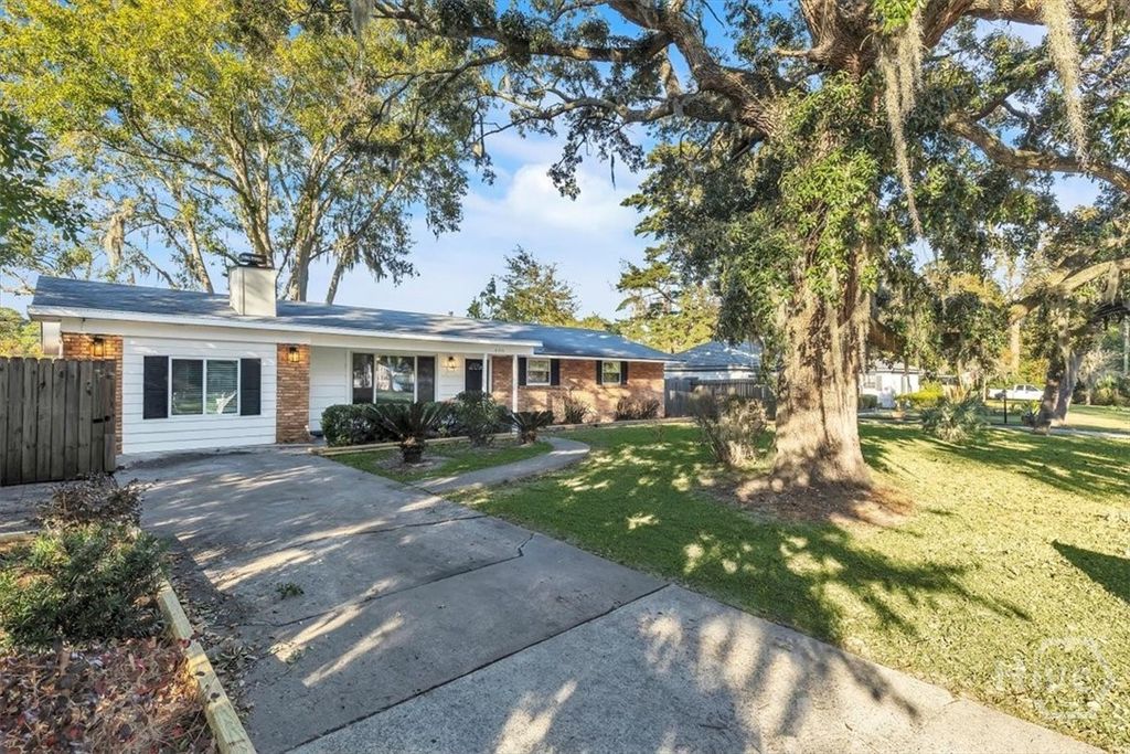 Photo of 406 Briarcliff Circle, Savannah, GA 31419 (MLS # SA343682)