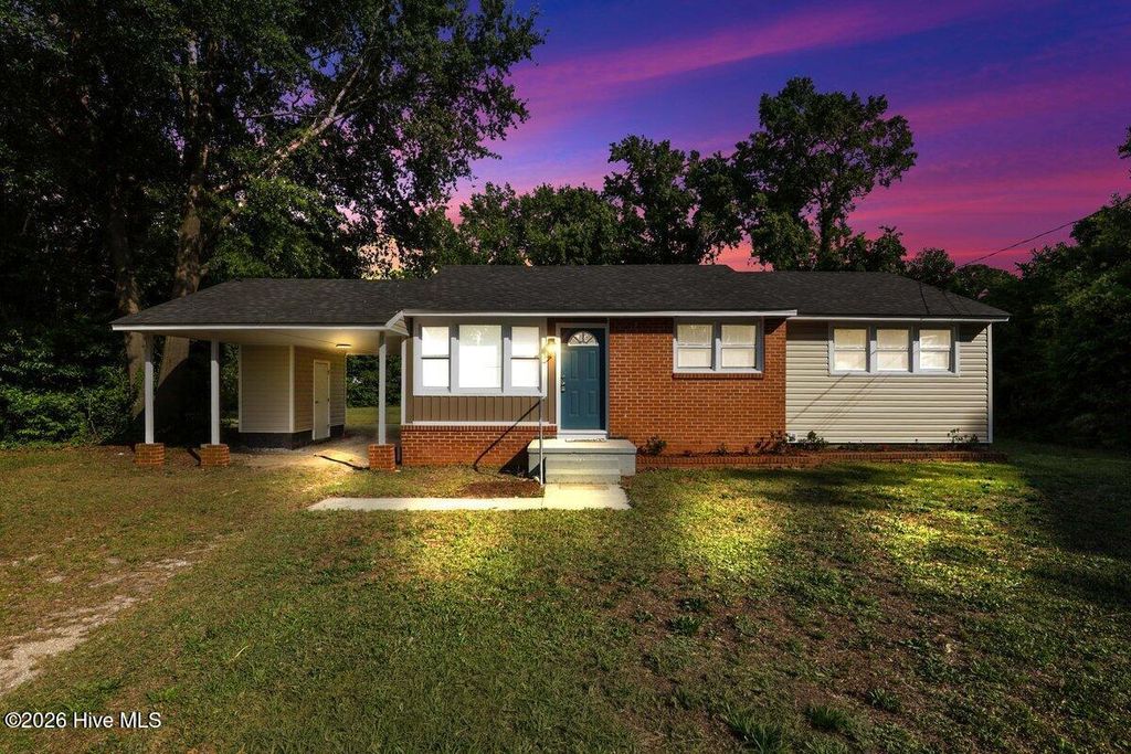 Photo of 218 Banks Court, Goldsboro, NC 27534 (MLS # 100582205)