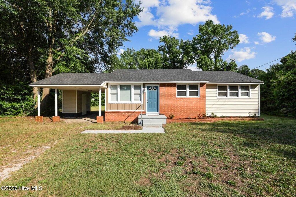 Photo of 218 Banks Court, Goldsboro, NC 27534 (MLS # 100582205)