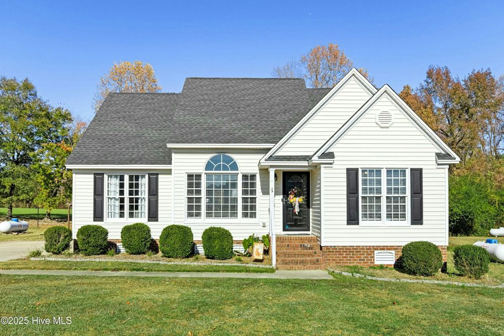 Photo of 5209 Castlewood Drive, Wilson, NC 27893 (MLS # 100542302)