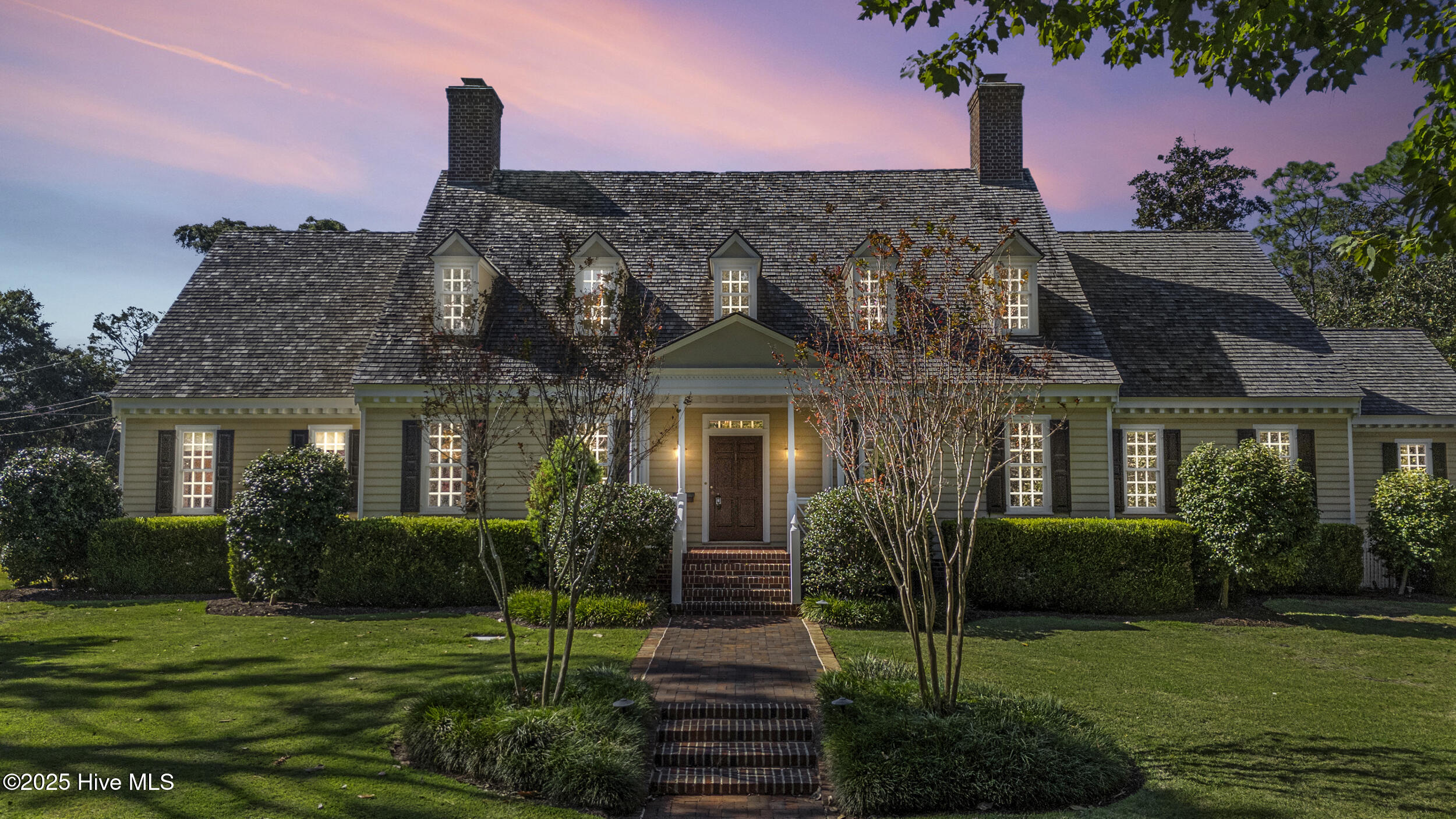 1946 S Live Oak Parkway S