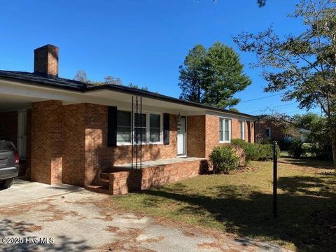 Homes For Rent - 102 W Berkshire Road<br/> Greenville, NC 27858