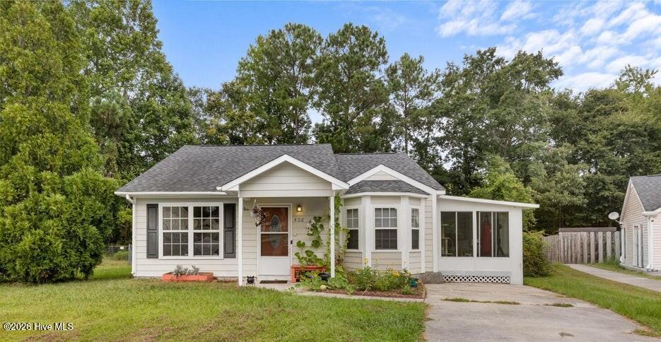 Photo of 408 Somerset Cove, Jacksonville, NC 28546 (MLS # 100606359)