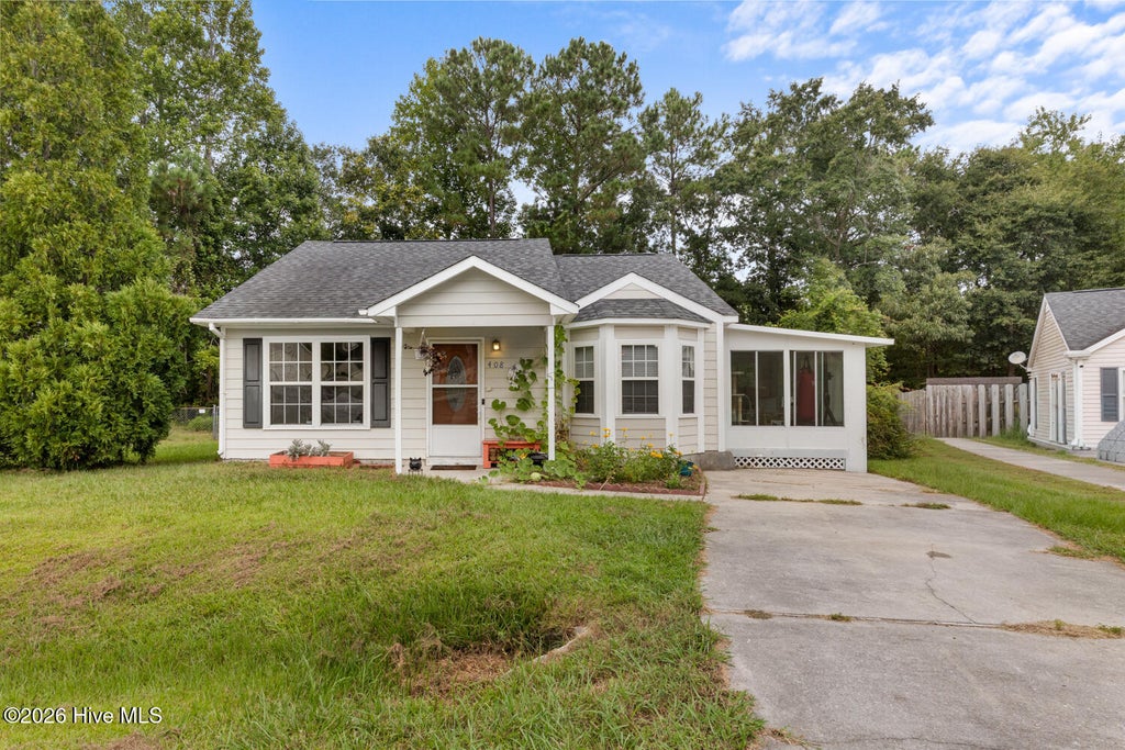 Photo of 408 Somerset Cove, Jacksonville, NC 28546 (MLS # 100606359)