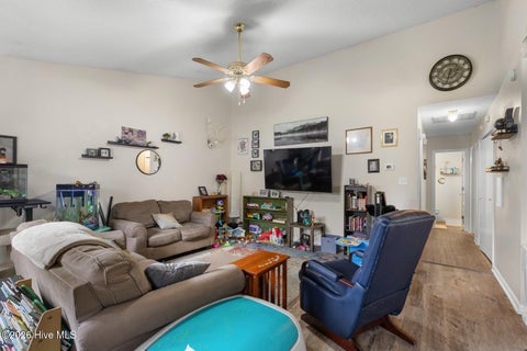 Tiny photo for 408 Somerset Cove, Jacksonville, NC 28546 (MLS # 100606359)