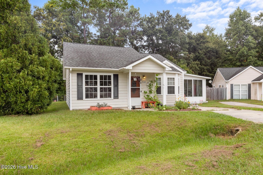 Photo of 408 Somerset Cove, Jacksonville, NC 28546 (MLS # 100606359)