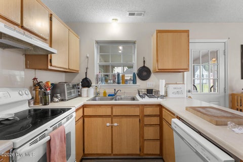 Tiny photo for 408 Somerset Cove, Jacksonville, NC 28546 (MLS # 100606359)