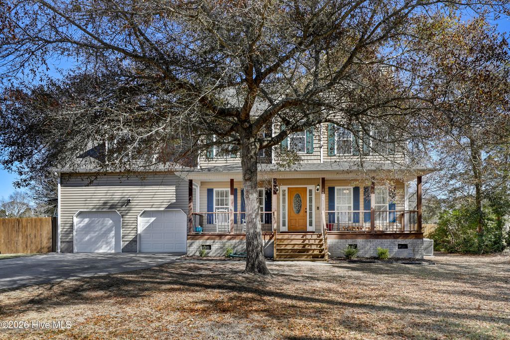 Photo of 1426 Chadwick Shores Drive, Sneads Ferry, NC 28460 (MLS # 100556725)