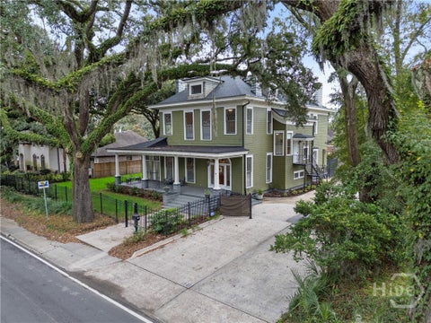 Homes For Sale - 121 E Victory Drive<br/> Savannah, GA 31405