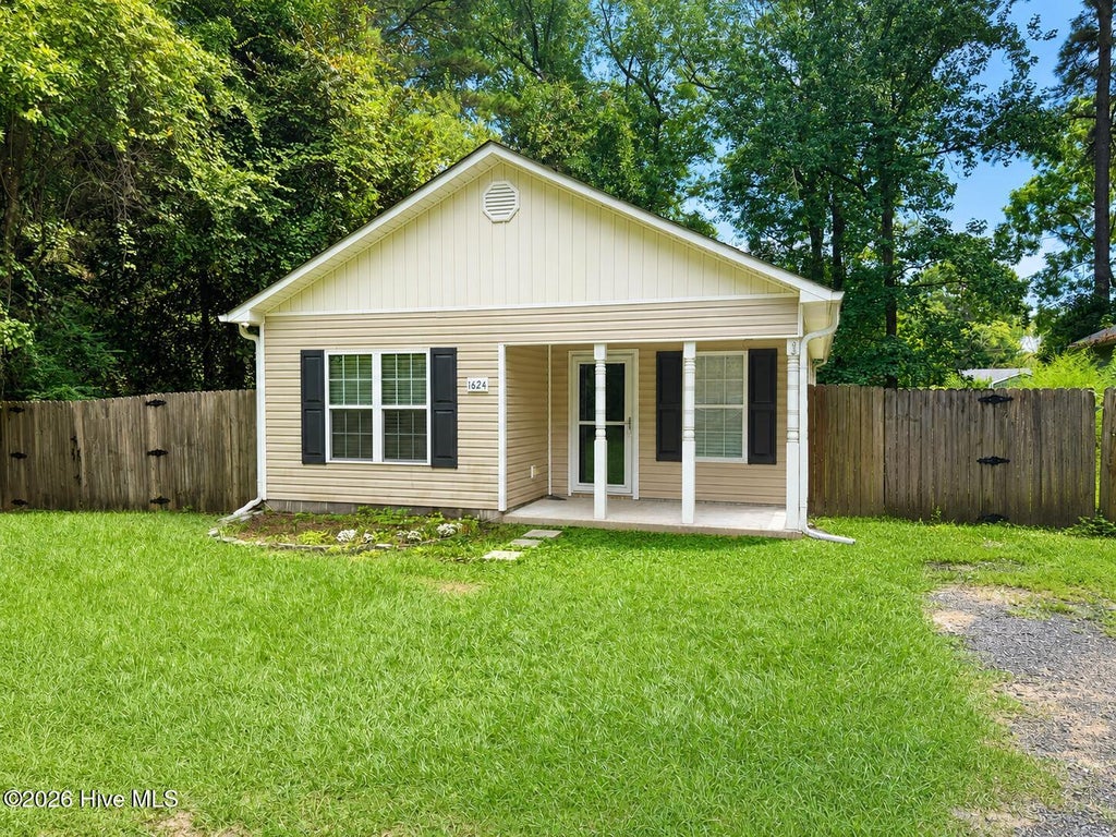 Photo of 1624 Hargett Street, Jacksonville, NC 28540 (MLS # 100598642)