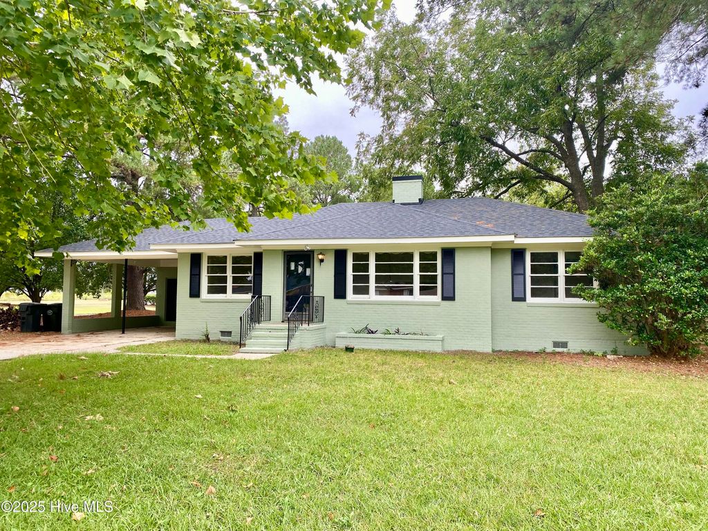 Photo of 652 E New Hope Road, Goldsboro, NC 27534 (MLS # 100550532)