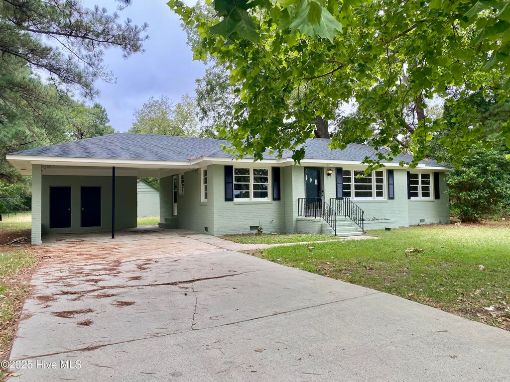 Photo of 652 E New Hope Road, Goldsboro, NC 27534 (MLS # 100550532)