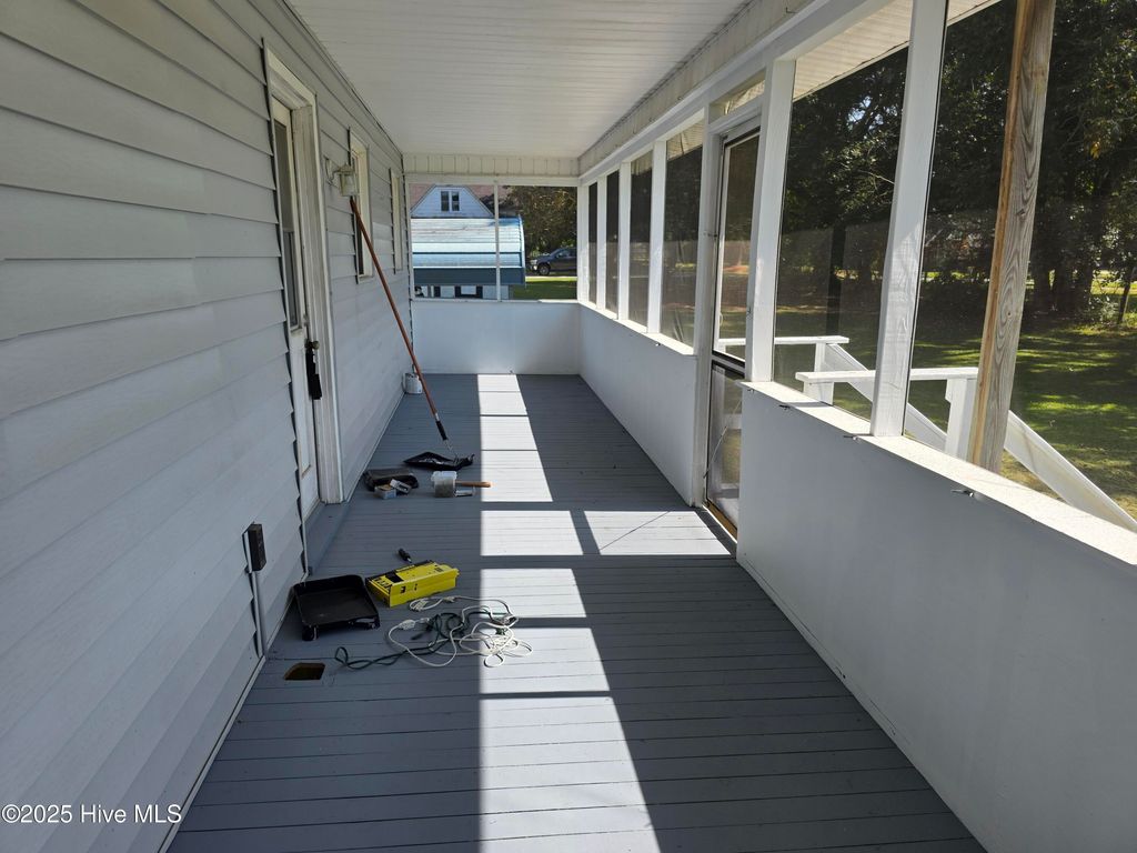 Photo of 203 W Foy Street, Richlands, NC 28574 (MLS # 100533397)