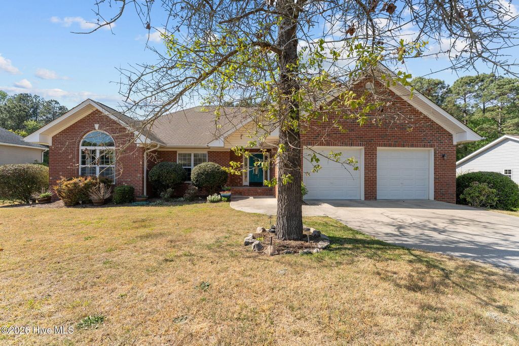 Photo of 355 Queens Cove Way, Carthage, NC 28327 (MLS # 100568067)