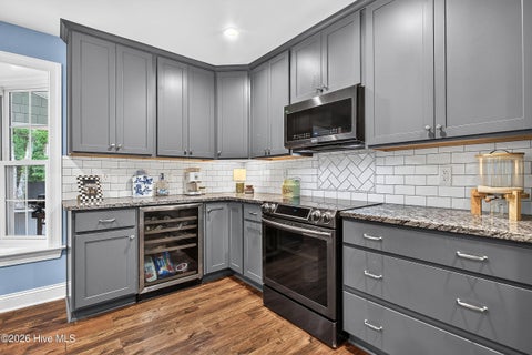 Tiny photo for 154 NW Bridge Road, Jacksonville, NC 28540 (MLS # 100606352)