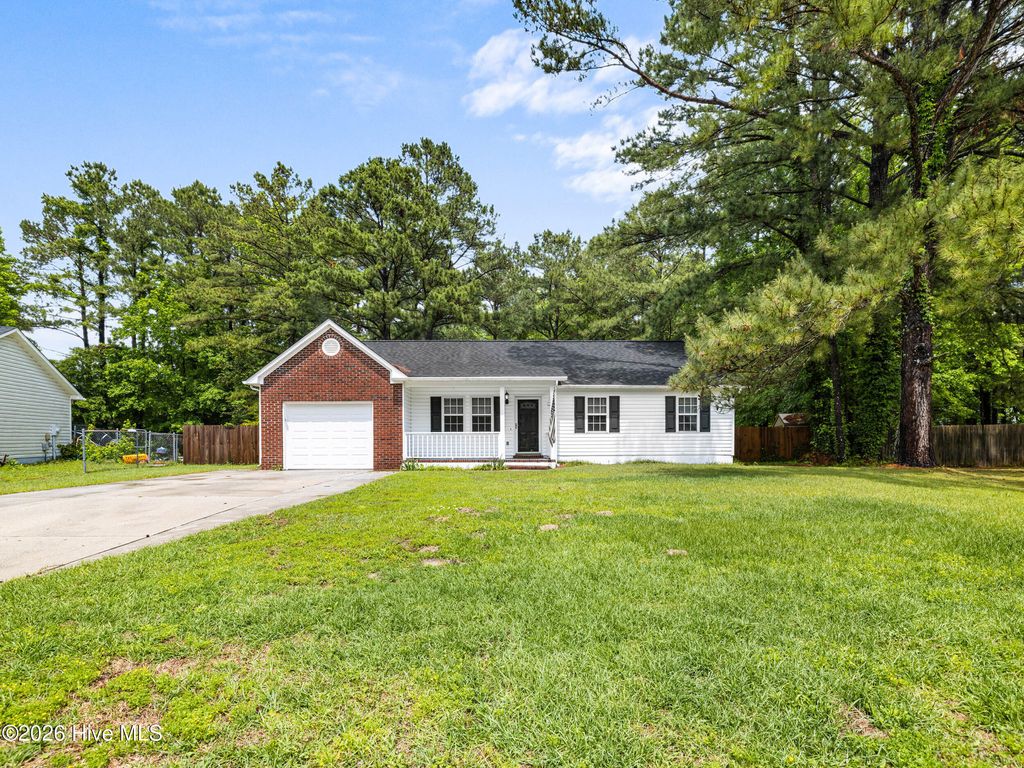 Photo of 116 Sweetwater Drive, Jacksonville, NC 28540 (MLS # 100574401)