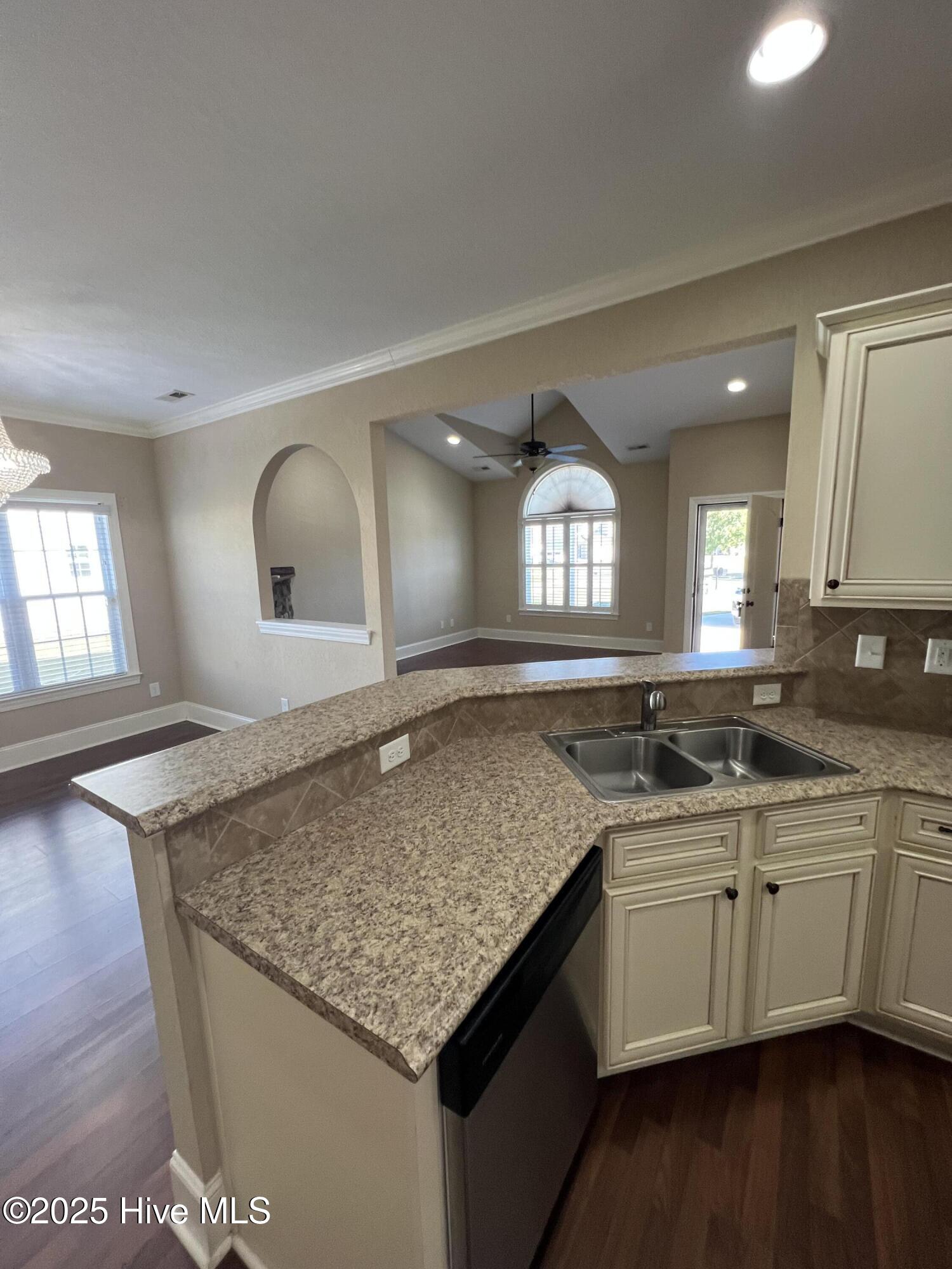 Greenville, North Carolina 27834, United States, 3 Bedrooms Bedrooms, ,2 BathroomsBathrooms,Residential,Active,256091