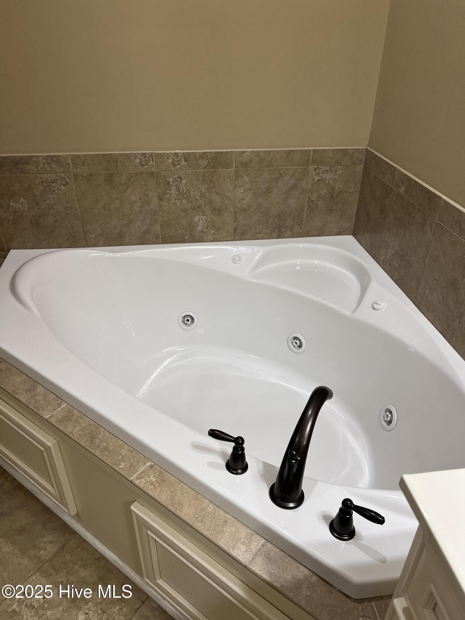 Greenville, North Carolina 27834, United States, 3 Bedrooms Bedrooms, ,2 BathroomsBathrooms,Residential,Active,256091