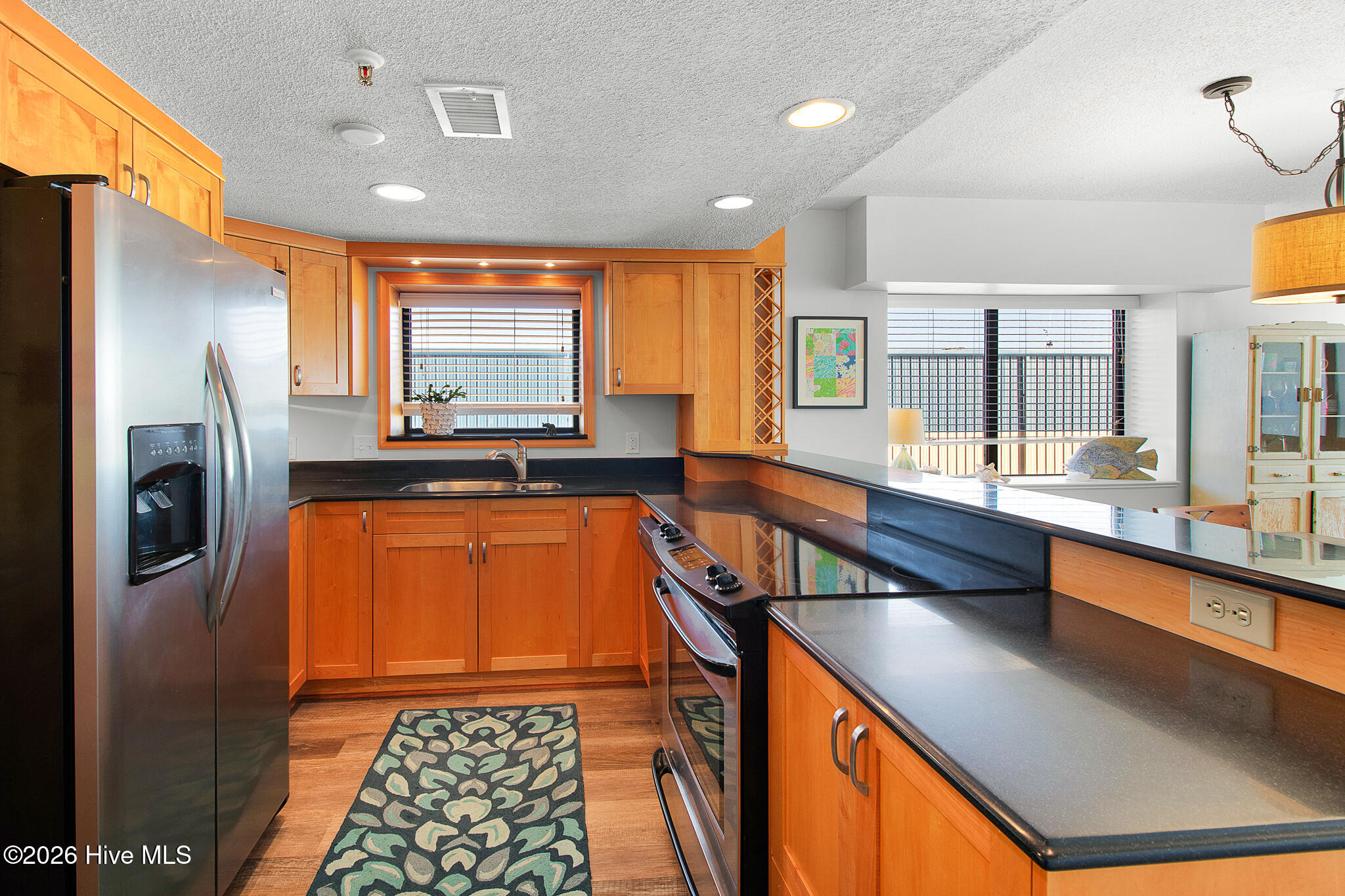 211 Arendell Street 401 Leeward Harbor