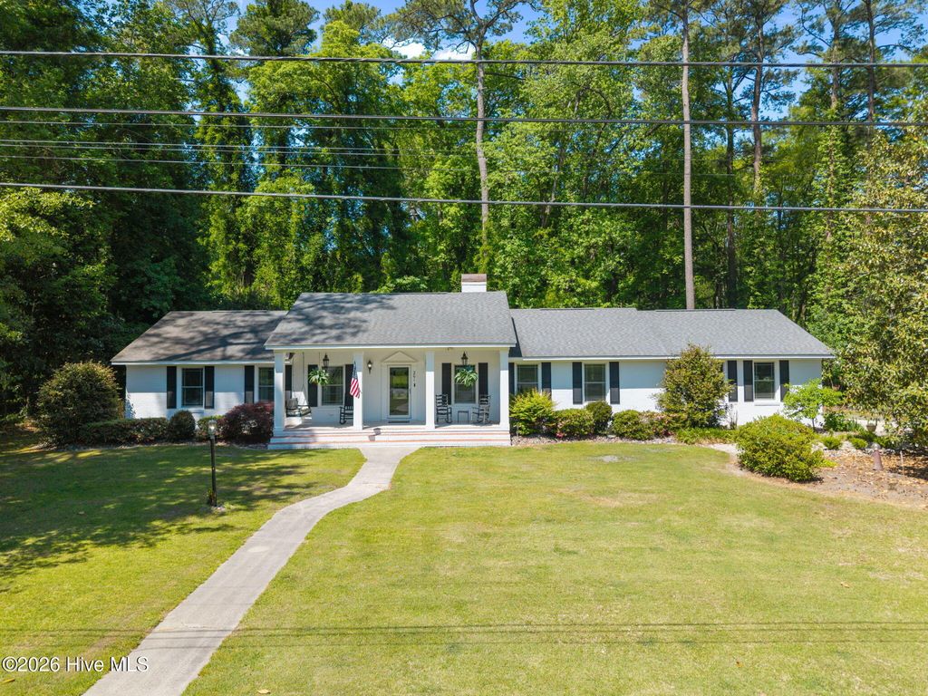 Photo of 201 Camelia Drive, Washington, NC 27889 (MLS # 100569460)
